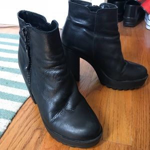 Heeled platform leather booties from Paris